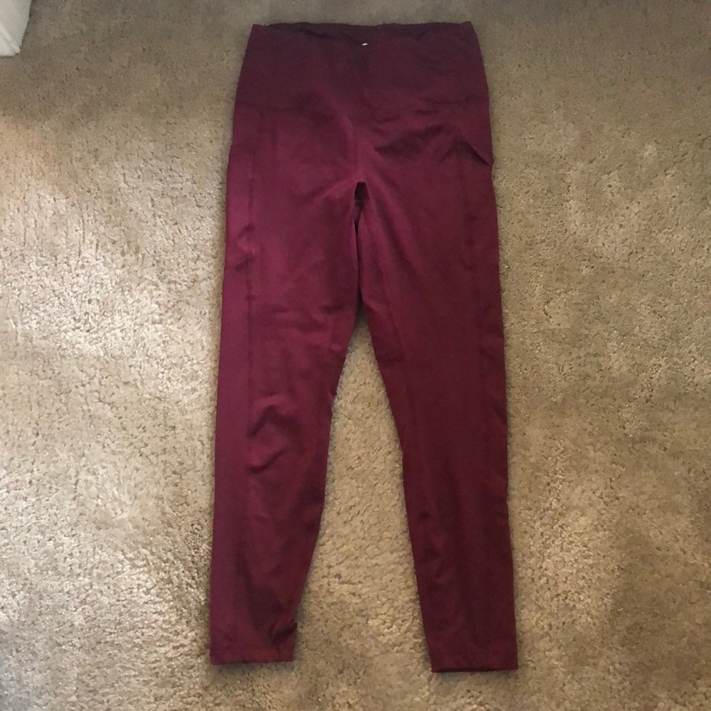 Velocity high waisted maroon legging.